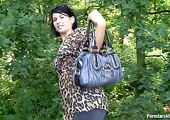 Rihanna Samuel in Handjob2011-07-04 1920