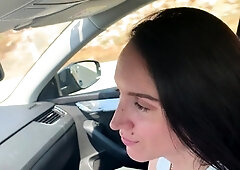Hot brunette sucked the driver's in the car, and he