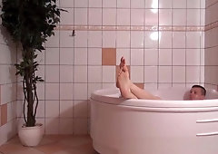 Toe sucking fiend and his lover get busy in the bathtub