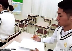 Teacher be model for art class