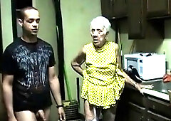 American Amateur Fucks a Dirty-Talking Granny in Doggy Style