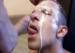 Gay stud gets a creamy facial after sucking and fucking