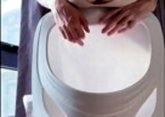Honey bows over chair and widens wide for u ?