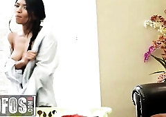 MOFOS - Jada Kai, Charles Dera - Peepin' on Small Pervert