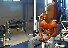 Black guy drills this white dude at the gym