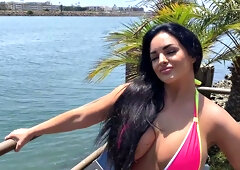 Jessica Lets All Hang Out