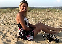 Lylou, 25, makes the island of Oléron dizzy!