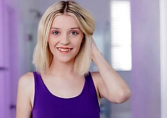 Alluring model Maria Anjel reveals her sweat snatch in close-up