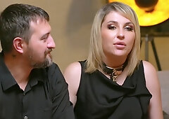 Tracy doesn't have much time to talk... - Jacquie et Michel TV