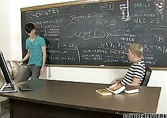 Horny Twinks Make Use of Empty Classroom