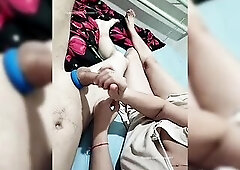 Carnal and gentle handling of a schlong. A mother I'd like to fuck knows how to wank! Begin...