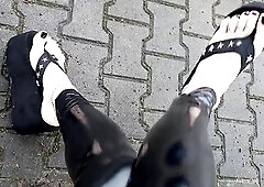 I show my feet in public