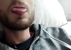 Jomilove giving a passionate blowjob to a banana