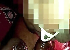 When the neighbor's wife went outside, I quickly swallowed cum from her husband's big penis