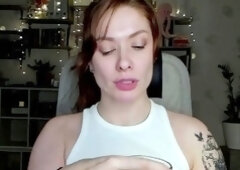 Sata Jones playing with cream for a stream