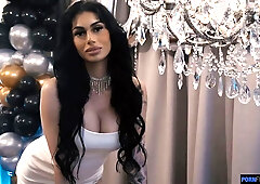 Ariana starr is a tall drink of bimbo water