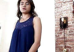 Fake Agent Lures Exotic Model Into Awesome Quickie