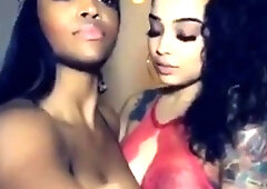 Ebony Amateur Lesbians Kissing and Squirting