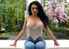 Sweetheart Amirah Adara likes interracial sex on the casting