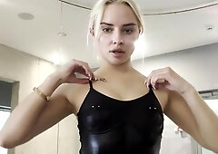 sweetietheia's steamy session leaves skin glistening