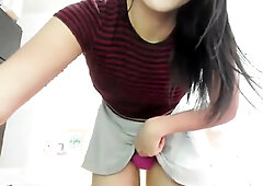 Introverted shemale webcammer & prostitute wanking her dick