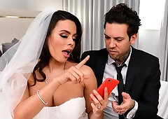 Slutty busty mademoiselle Luna Star likes intensive sex so much