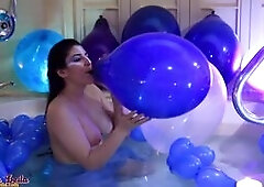 LOONER Ice Queen's Balloon Cavern