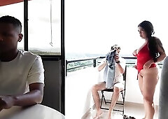 Yielding wife screws her cuckold spouse’s coworker - Andreabusty