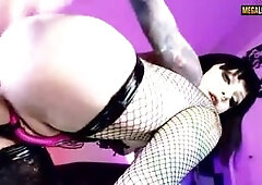 Ivey_Strigoi - Live Webcam Show 2026-09-01