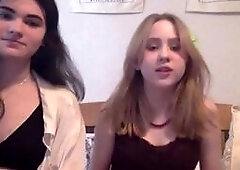 Hot Teens flashing on  MonkeyApp
