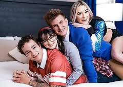 Thea Summers and Remi Raw are enjoying these big dicks
