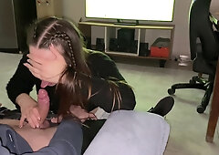 Hermosa Pequena Rubia Argentina Hace Una Mamada Profunda Mientras Vemos Futbol. Copa America Usa With Rubia Hermosa