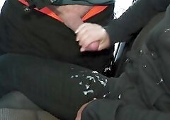 Giant ejaculation!!!! I gave a stranger a tugjob and this guy came all over me. I jerked off a stranger and this chab sprayed all over my raiment. But