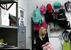 Blonde woman likes cootchie tonguing and big dick