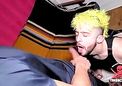 Cock sucking, yellow hair, gay face fucking