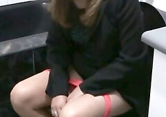 washing my snatch and urinating