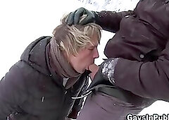 newbie dudes licks penis