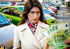 A self-ascribed scientist invites a youthful pair to participate in a paid social experiment exploring trust, relationships, and wish. What starts as 