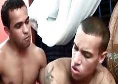 Italiano: Latinos muscolosi Alef e Diego si sfondano