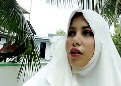 Muslim Girl Cumwalk With Hijab In Arabic Country