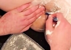 Shaving My Preggo Stepmom - Smooth, Juicy & Also Tempting to oppose!