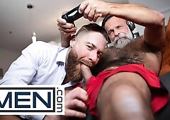 Men - Stepdaddy Cakes Sucks His Boyfriend Stepdaddy Johns Dick While He Is Gaming, Then Takes A Ride