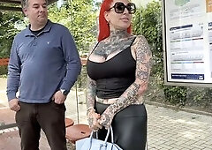 My short voyage was probably over when I saw this strange stud at the bus stop! We started talking and then we drilled on my sofa! I love to produce m