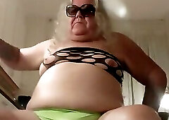 FATTY ASS CROSSDRESSER MASTURBATING IN THE KITCHEN