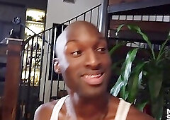 Gay jock mounts his ripped bootylicious man