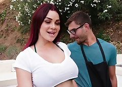 Man got acquainted babe fucking her behind back of stepmother