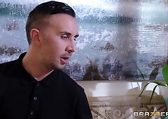 Exxtra: A Warm Place To Stay Tonight With Keiran Lee And Carter Cruise