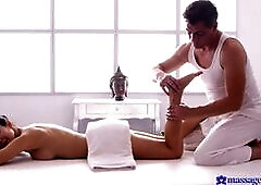 Sweet Italian girl Jessy Jey hires studly masseur Steve for an oily rub down in the Massage Rooms. With Jessy face down naked on the bed, Steve oils u