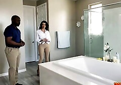 Joslyn James meets with her client Will Tile this babe quickly learns that Will is very unhappy with the property Joslyn quickly makes a final minute 