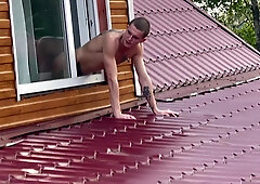 Fellow humps nicely-shaped man in the window of the palace disregarding the roof -187